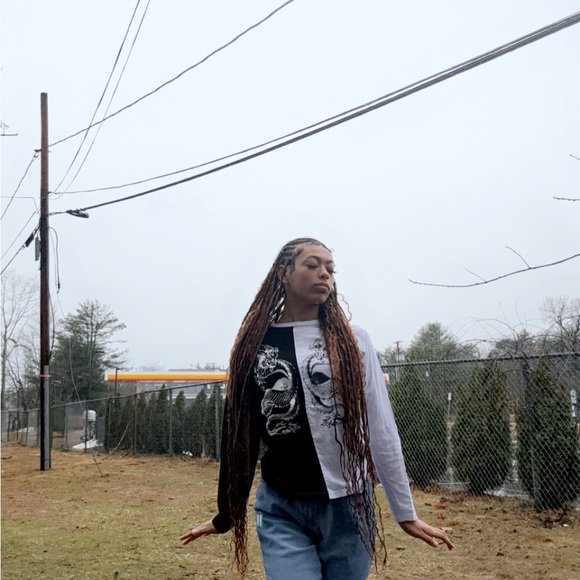 Large long-selve shirt fits medium too !!!!!❤️❤️❤️ - Picture 2 of 3